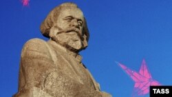 Spomenik Karlu Marksu