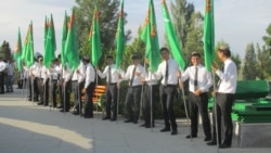 Студенты участники мероприятия в честь государственного праздника. Туркменистан (Фото из архива) 