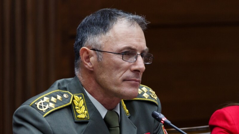 Gjenerali serb i kërkon KFOR-it “të mbrojë serbët në Kosovë”