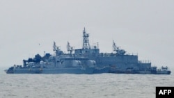 Военные корабли в Желтом море, близ острова Йонпхендо - признак нестабильной ситуации в регионе