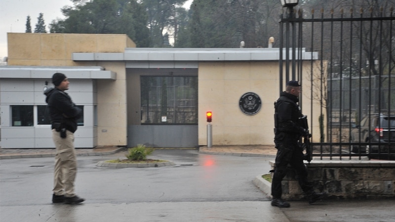 Познат идентитетот на напаѓачот на амбасадата на САД во Подгорица  