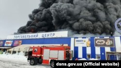У ДСНС повідомили, що попередньо жертв та постраждалих внаслідок пожежі немає