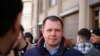 Россия полицияси Алексей Навальний ёрдамчисига ҳужум қилган шахсни қидирмоқда
