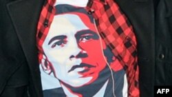 تی شرت های اوباما در بسیاری از نقاط جهان به فروش می رسد. (عکس:AFP)