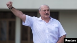 Аляксандар Лукашэнка падчс выступу перад прыхільнікамі, 16 жніўня 2020.