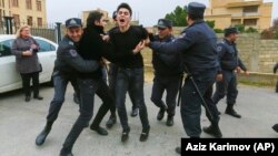 Ադրբեջան - Ոստիկանությունը ուժ է կիրառում ցուցարարների նկատմամբ, արխիվ