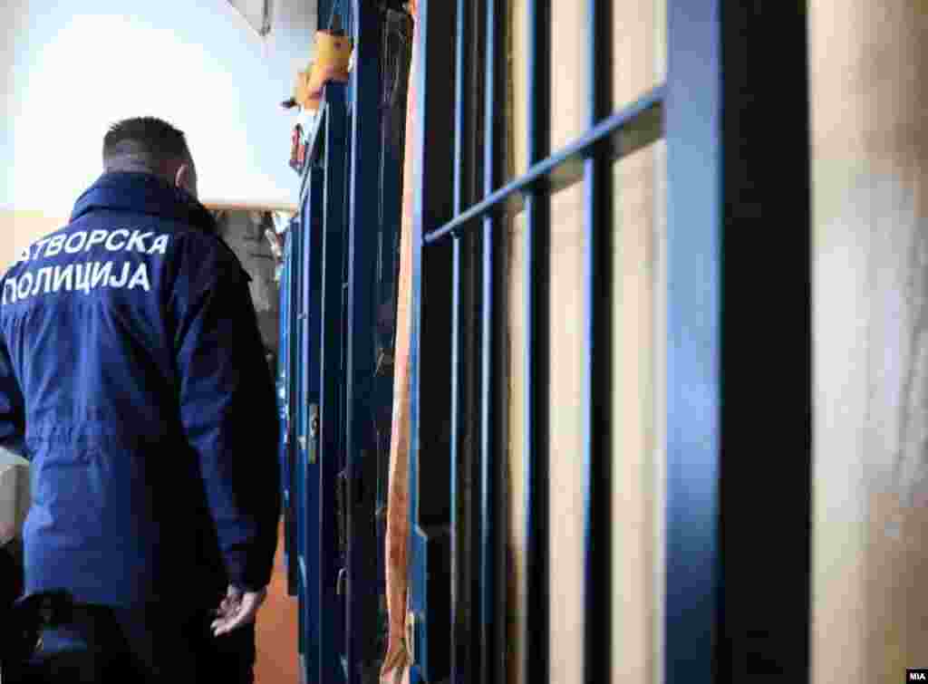 МАКЕДОНИЈА - Управата за извршување на санкции демантира какво било организирано учество на припадници на затворската полиција во малтретирање на член на политичката партија Левица за време на прославата на државниот празник Илинден во Крушево, соопшти денеска Управата.