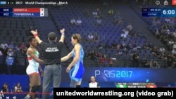 Айсулуу Тыныбекова дүйнө чемпиондугунун чейрек финалдык таймашында. 23-август, 2017-ж. 