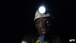 Горняк на шахте в Донбассе. Иллюстративное фото.