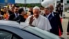 Папата Франциск ја посети спомен куќата на Мајка Тереза 