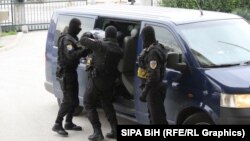 Eight Arrested In Bosnian Sweep Against War Crime Suspects