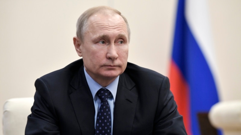 Putin Calls For ‘Constructive Dialogue’ In Armenia