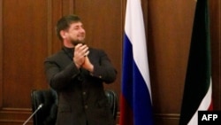 Нохчийчоь -- Кадыров Рамзан самукъадаьлла тlaраш детташ ву шен Соьлж-гlаларчу офисехь, 05Заз2012