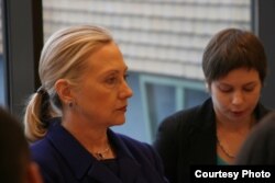 Гілары Клінтан на сустрэчы зь беларускімі актывістамі