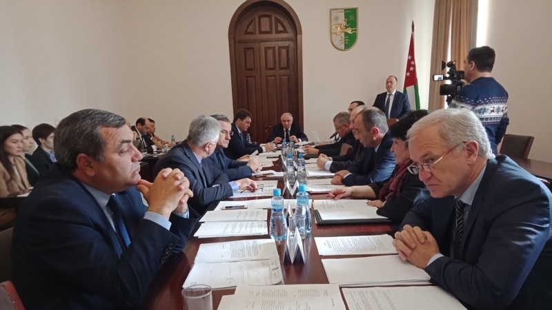 В абхазском кабмине прошло совещание Координационного штаба по защите населения от коронавируса