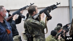 Озброєні сепаратисти в Луганську, 29 квітня 2014 року