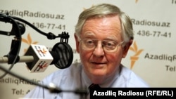 BBG Governor Victor Ashe during an interview in RFE/RL's Baku Bureau, 15Jun2011