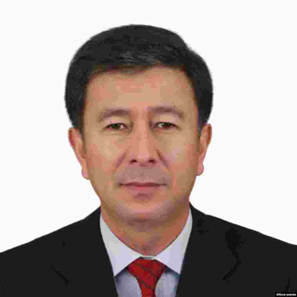 Аскар Шадиев, министр энергетики.