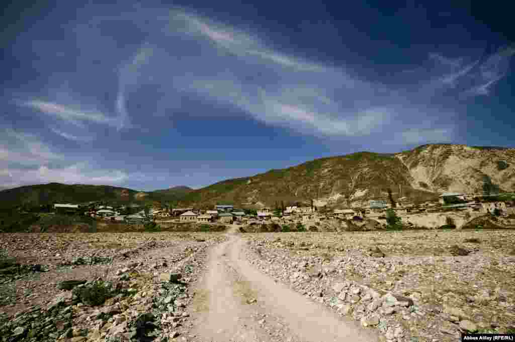 The village of Zarat, in Azerbaijan's Shamakhi district (RFE/RL /Abbas Atilay)
