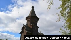 The Uspensky Church in Kondopoga before it burnt down...