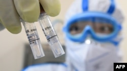 نمونه ویروس کرونا در یک آزمایشگاه در چین.