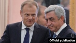 Дональд Туск (слева) и Серж Саргсяс\н, Ереван, 20 июля 2015 г.