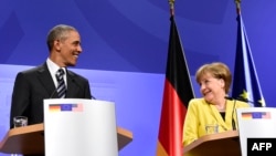 Президент США Барак Обама і канцлер Німеччини Анґела Меркель на спільній прес-конференції в палаці Херренхаузен у Ганновері, 24 квітня 2016 року