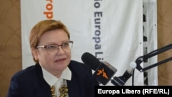 Ludmila Vasilache în studioul Europei Libere (Foto: Valentina Basiul).