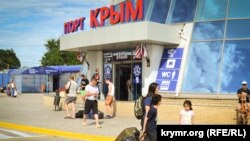 Вход в порт «Крым» на Керченскую паромную переправу