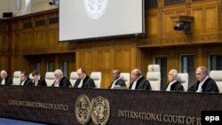Илустративна фотографија/ Судиите од Меѓународниот суд на правдата за време на седница во Хаг