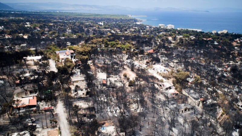 Бројот на загинати од пожарите во Грција се зголеми на 87
