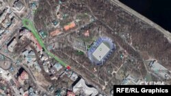 Щоб заїхати туди за правилами, потрібно було б проїхати менш ніж кілометр і витратити близько трьох хвилин