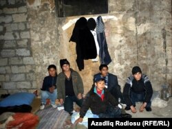 Bakıda dilənçi uşaqlar