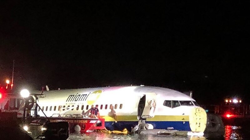 Флоридада Боинг-737-800 учагы дарыяга кулап кетти