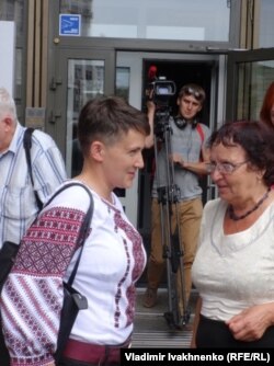 Надежда Савченко после пресс-конференции. Киев, 2 августа