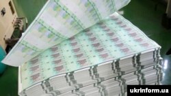 Ілюстративне фото. Частково надруковані аркуші гривневих банкнот на Банкнотно-монетному дворі НБУ