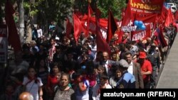 Armenia -- The Armenian Communist Party holds a May Day demonstration in Yerevan, 1May2014..