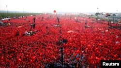Թուրքիայի նախագահ Ռեջեփ Էրդողանի հրավիրած հանրահավաքը Թուրքիայում, 7-ը դեկտեմբերի, 2016թ.