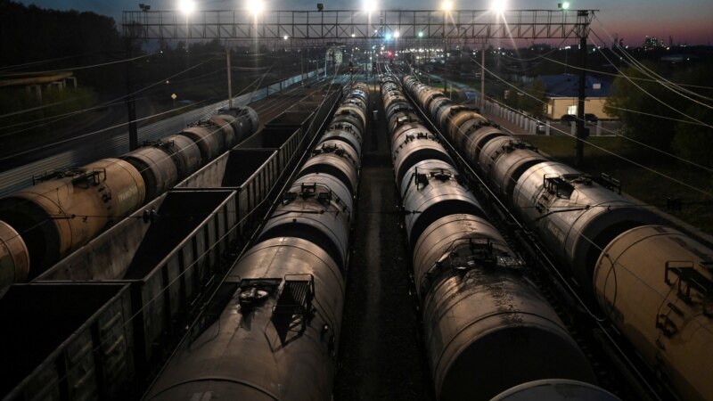 Reuters: Казахстан запретит перевозку нефтепродуктов в порт Тамань после  пожара там. Читайте на UKR.NET