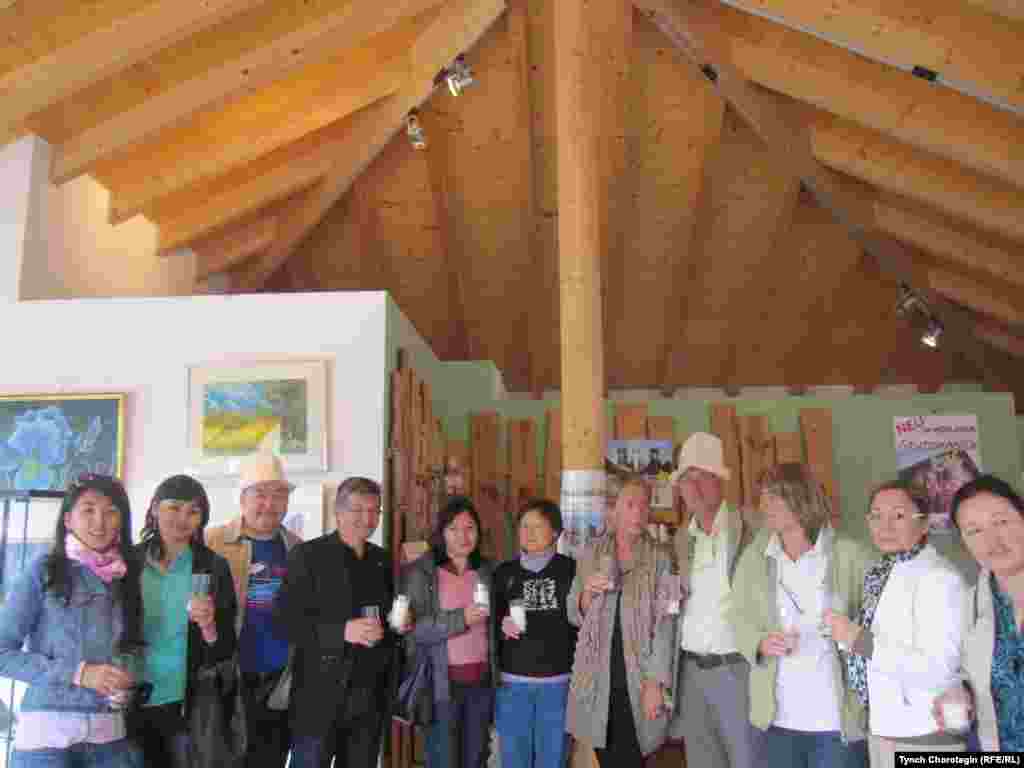 Гости из Кыргызстана и Казахстана были тепло приняты фермером Гансом Цоллманном. 