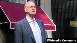 John Cleese je najpoznatiji po ulogama u humorističkim serijama "Leteći cirkus Montya Pythona" i "Fawlty Towers"