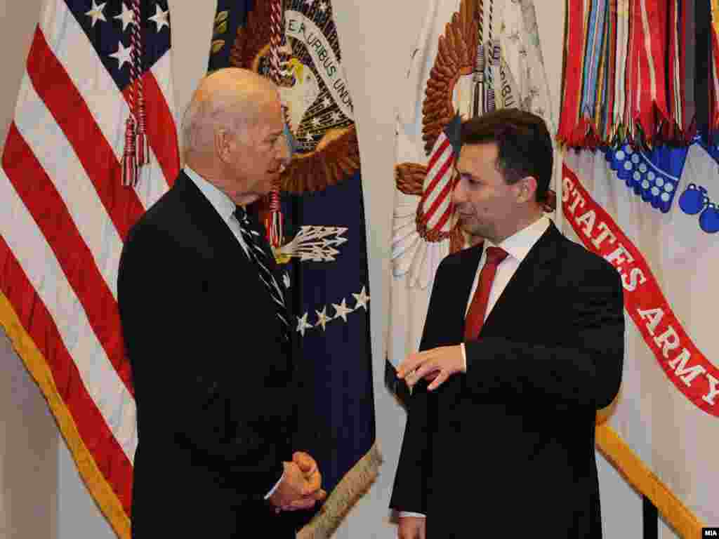 Груевски во Вашингтон го виде Бајден, кој му изрази загриженост за состојбите во Македонија. Доби и задача да го реши проблемот со името. Февруари 2011