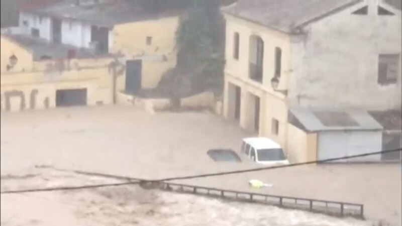 Četvoro poginulih u poplavama u Španiji
