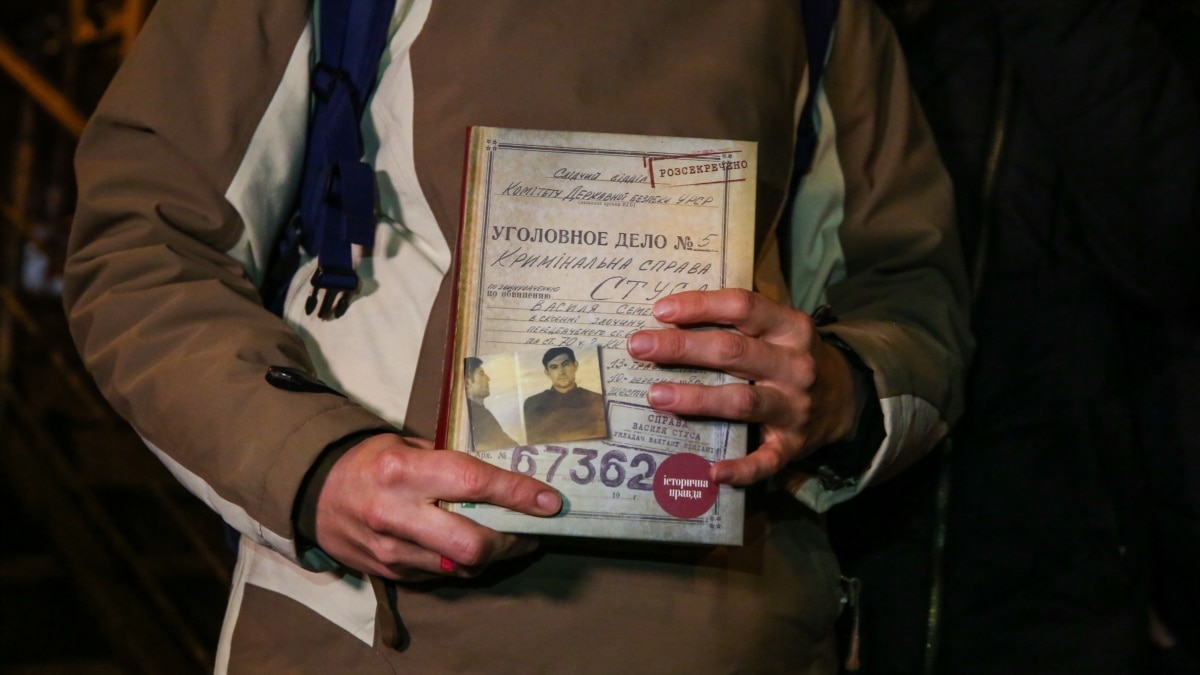 Першою в голосуванні серед «знакових книжок» Незалежності стала «Справа Василя Стуса» Вахтанга Кіпіані 