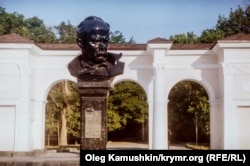 Памятник Тарасу Шевченко в Симферополе, 2014 год