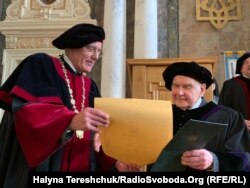 Академік Ігор Юхновський (праворуч), вручення йому звання Doctor honoris causa, Львів, 21 січня 2020 року