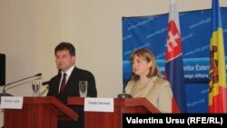 Natalia Gherman și Miroslav Lajčák la conferința de presă de la Chișinău