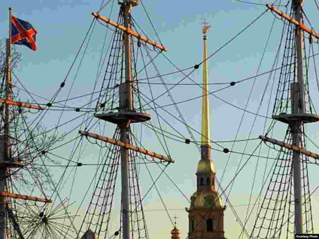 Photo: Alexander Belenky, "The St. Petersburg Times" - The spire of the Peter and Paul Fortress
