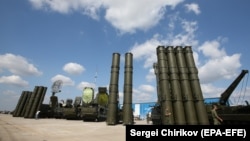 Зенитно-ракетные комплексы С-400 в России.