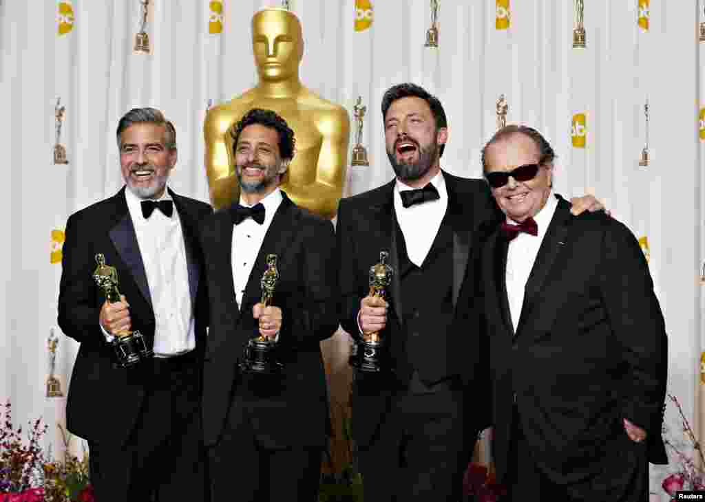 George Clooney, Grant Heslov, Ben Afleck i Jack Nicholson, Hollywood, 24. februar 2013. Foto: REUTERS / Mike Blake